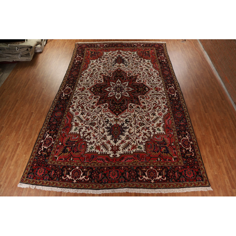 Tapis persan à motif végétal Heriz Serapi