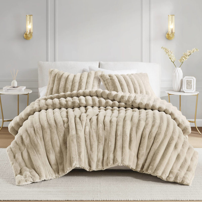Édredon très grand en fausse fourrure avec 2 taies décoratives taupe très moelleuses et rembourrées pour plus de chaleur