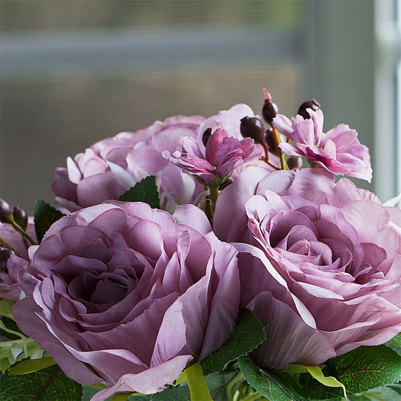 Arrangement floral rose dans un vase, Mauve