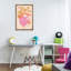 Fille flottant dans un cadre flottant fraise, design par Hannah Moren-786480824-786480825