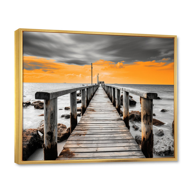 «Alleris Beach», impression sur toile, jetée jaune et grise II, 12" H x 20" W, Cadre flottant doré