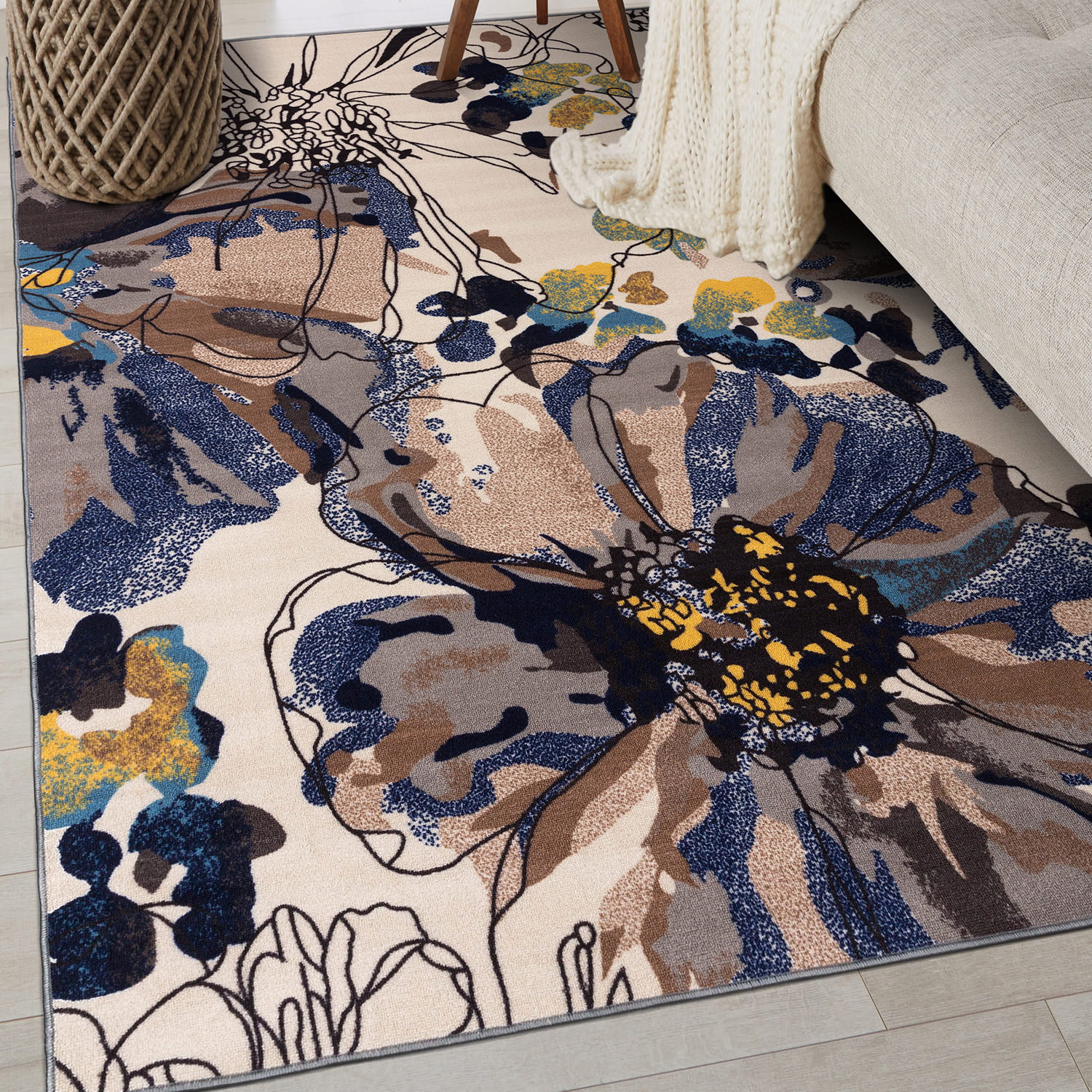 Dichiera Floral Brown/Navy/Cream Area Rug