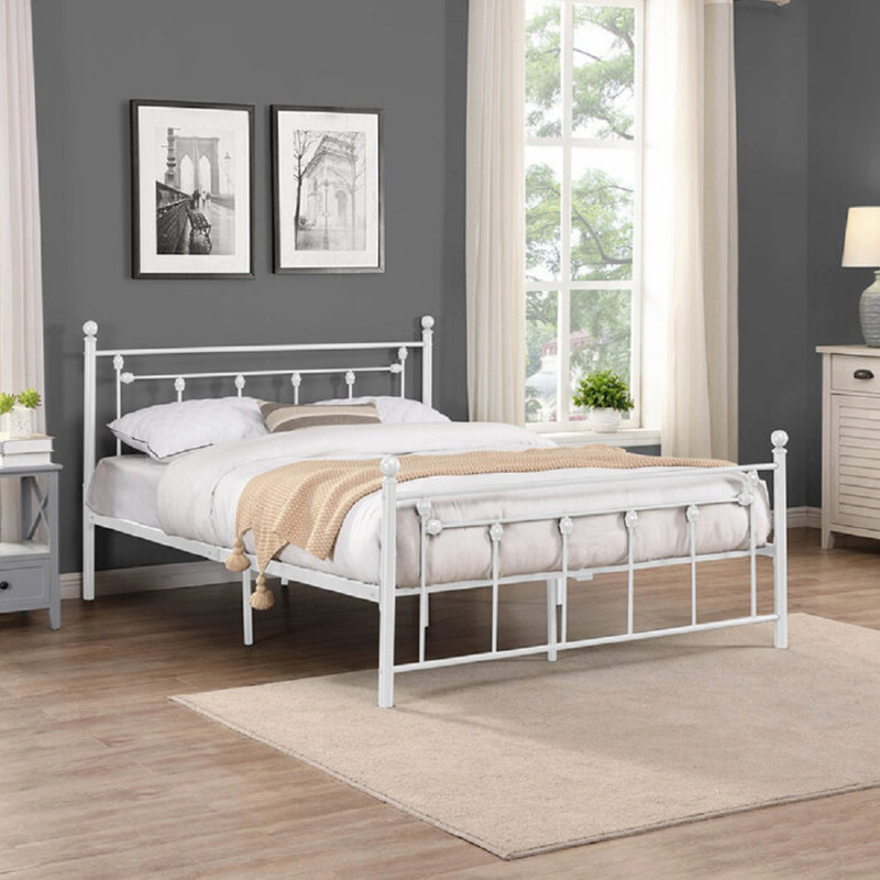 Élégant lit plateforme en métal de style victorien avec tête de lit surélevée et pied de lit, blanc, Blanc