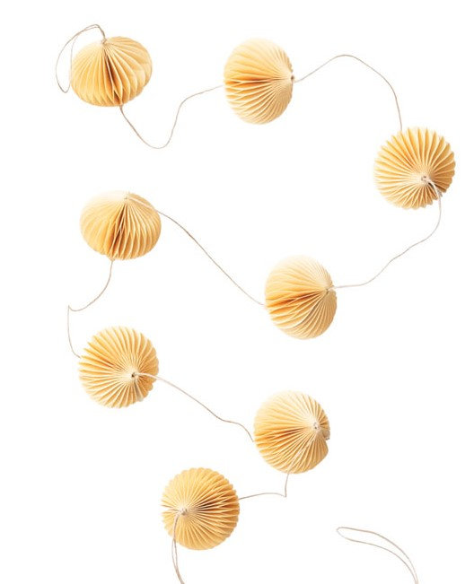 Honeycomb Ornament Ball Novelty Garland, White