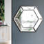 Miroir décoratif 20 po x 18 po en verre hexagonal, s'adaptant à divers thèmes intérieurs muraux modernes 20,7 x 1,6 x 17,9, convenant à plusieurs pièces-20911033