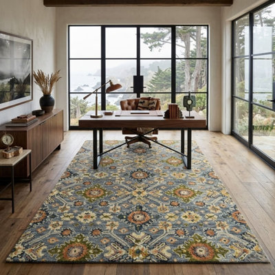 Tricity Traditional Gray Hand-Hooked Area Rug