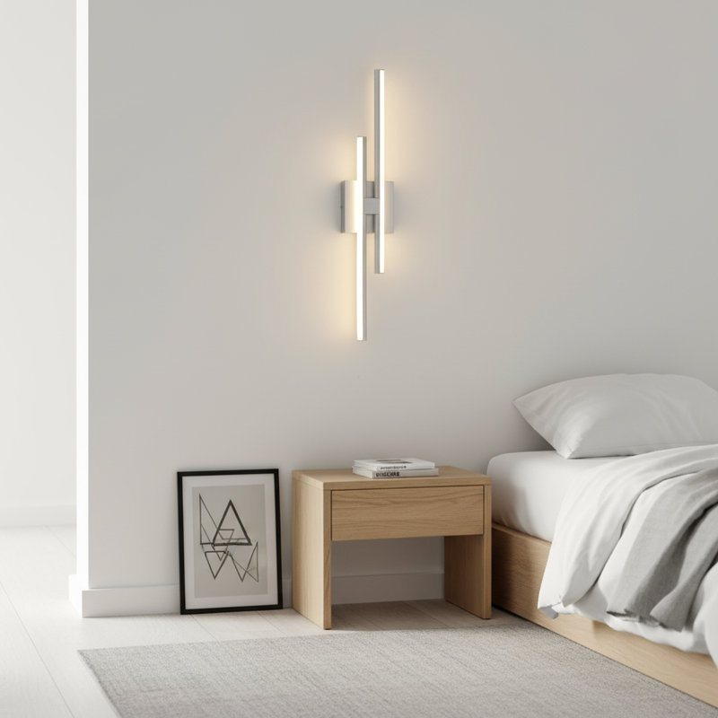 Applique murale linéaire pour salle de bain à 2 lumières DEL Keyli, Argent argent, H 4,7 po x l 24 po x P 2,8 po, 16 W