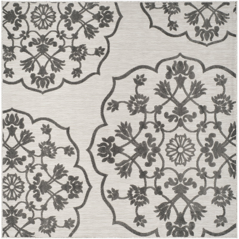 Junien Floral Hand Woven Indoor / Outdoor Area Rug, Rectangle 122 x 183 cm