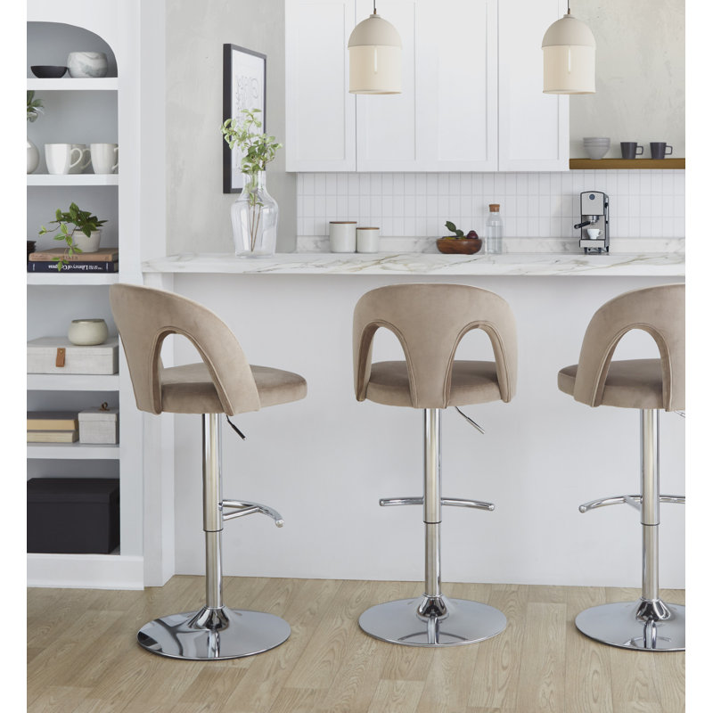 Tabourets de bar réglables Caden avec repose-pieds arrondi en T, Velours taupe, Chrome chrome