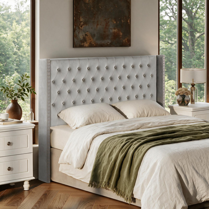 Tête de lit capitonnée à oreilles capitonnée avec garniture cloutée, Grand lit, Velours gris