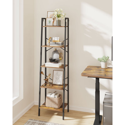 Échelle échelle, bibliothèque, étagère de coin autoportante avec 2 crochets pour le bureau personnel, le salon, la cuisine, la chambre à coucher, industrielle, P 11,8 po x l 17,3 po x H 63 po, brun rustique