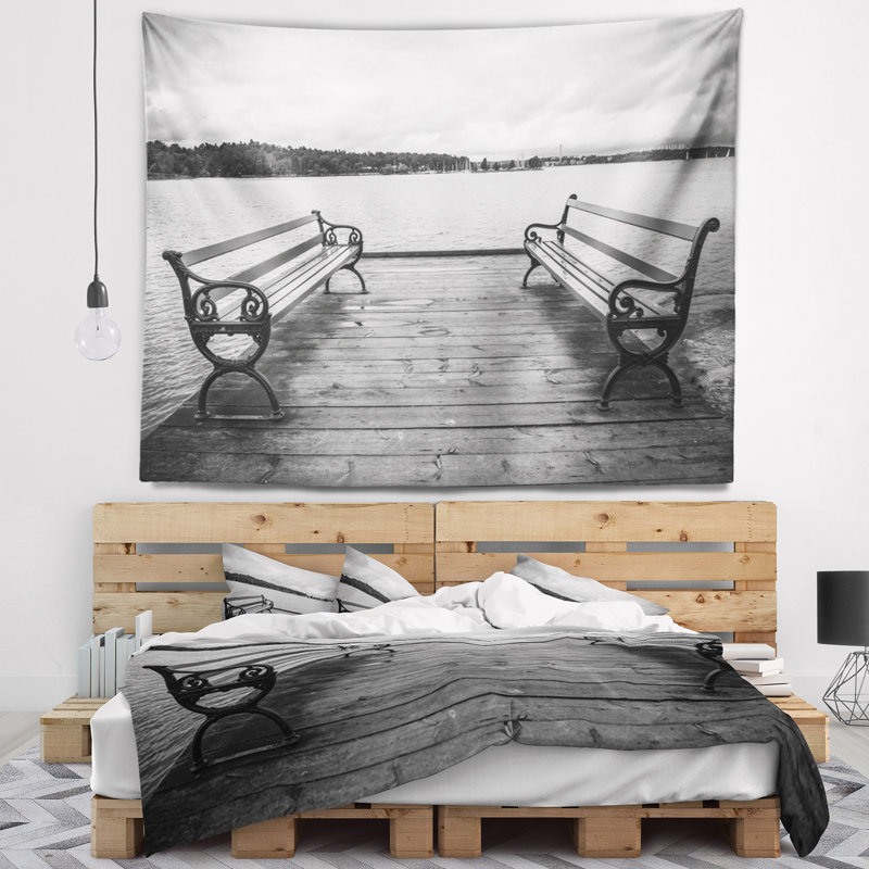 Banc en polyester sur pont par tapisserie d’eau avec accessoires suspendus inclus, H 78 po x l 92 po