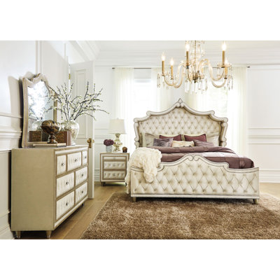 Ensemble de 4 pièces pour grand lit, style provincial français, lit, pieds métalliques champagne et fabrication de tiroir, table de chevet, commode, miroir inclus, revêtement, glissières en métal, têtes de clou