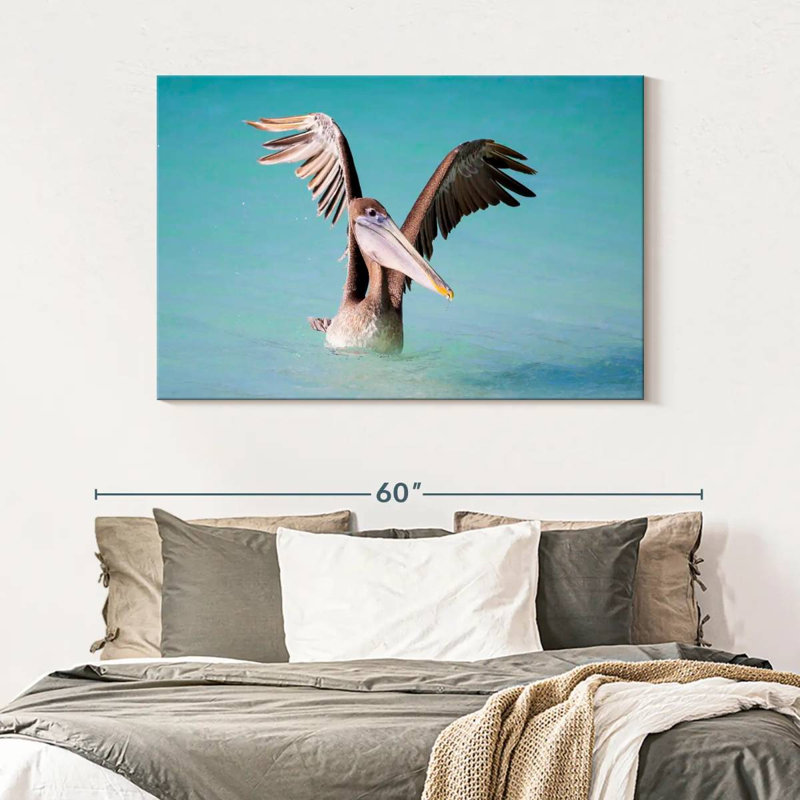 Pélican avec ailes déployées, H 32 po x l 48 po