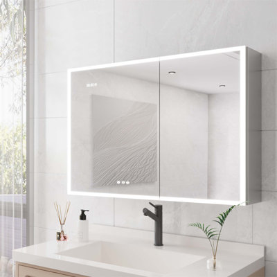 Armoire à pharmacie de salle de bain avec lumières DEL réglables, désembueur et prises multiples pour une commodité et un cachet esthétiques améliorés