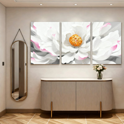 «White Magnolia Flower with Pink Accents», reproduction d'art sur toile tendue sur toile (ensemble de 3)