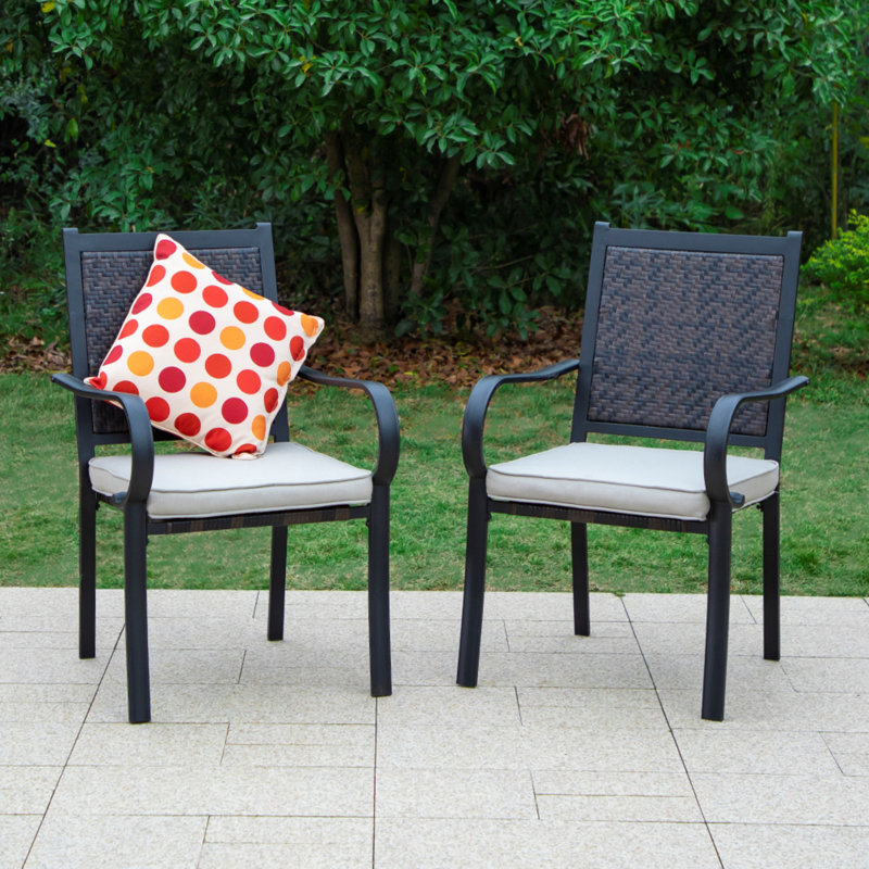 Chaise de patio avec coussin Alyah