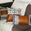 Coussin lombaire en similicuir brun rustique