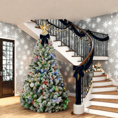 Arbres de Noël modernes avec base en acier, lumières DEL, 7,5 pi givré
