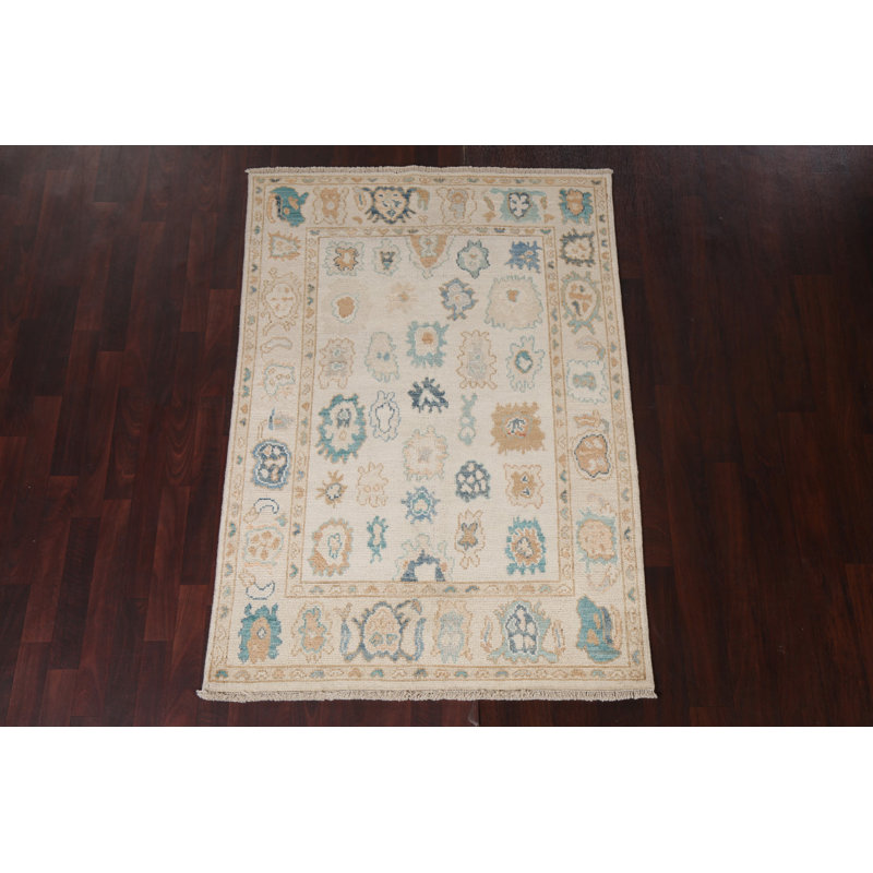 Tapis unique en coton 5 pi 10 po x 4 pi 10 po Hailly beige et ivoire