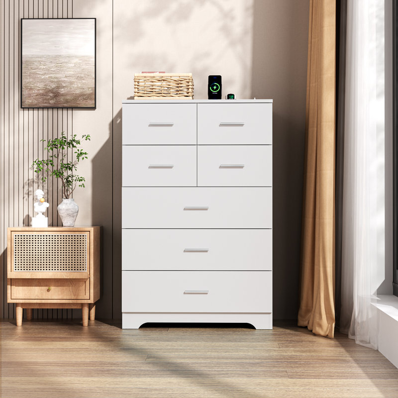 7 Drawer 27.6" W Dresser with Type-C Port And USB Port, White