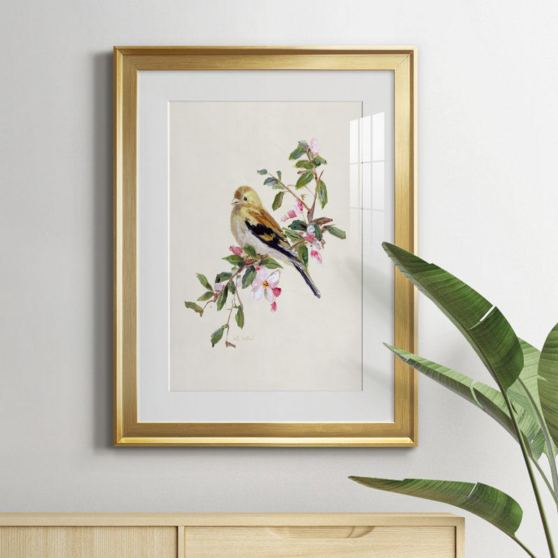 Spring Spring Pine Grosbeak - peinture encadrée, H 22,5 po x l 30,5 po x P 1,5 po, Or