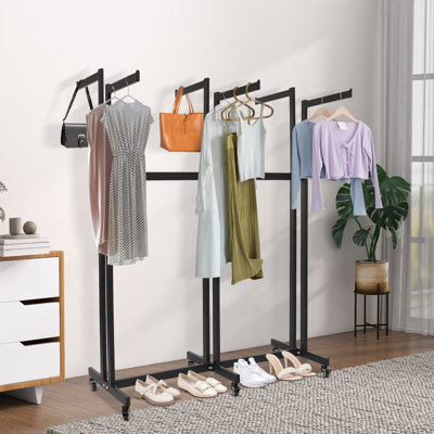 Porte-vêtements avec roulettes