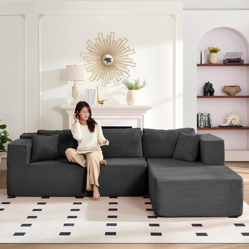 Canapé modulaire en forme de R 106 po avec méridienne et velours côtelé, Face à la droite
