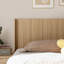 Tête de lit Sovenna moderne en bois cannelé pour lits King et Queen-912824889-929358437
