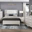 Grand lit à finition blanc antique avec tête de lit rembourrée à DEL avec meubles de chambre à coucher modernes 1pc, façades en roseaux