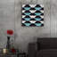  «Over Under 7» par Chariklia Zarris, art mural en verre acrylique, 24 po x 24 po