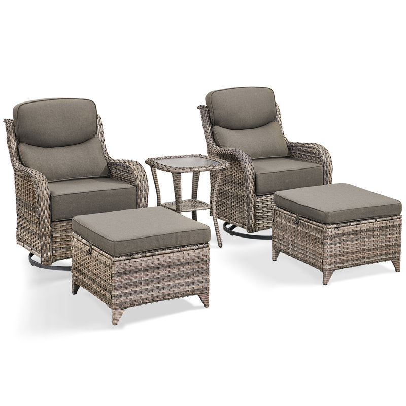 Ensemble de conversation d'extérieur 5 pièces avec chaises berçantes pivotantes en osier, repose-pieds et table d'appoint Deb