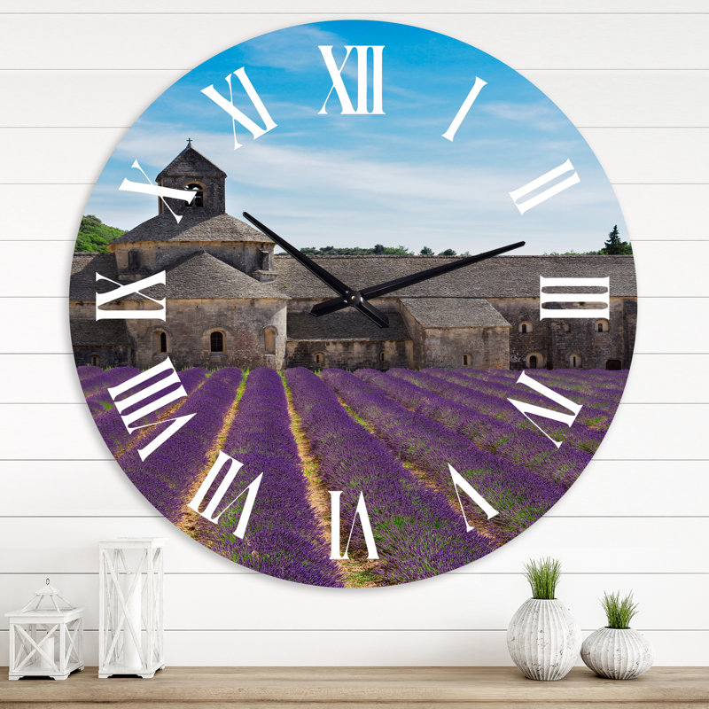 Lavande champ avec abbaye en France - horloge murale de ferme, Surdimensionné