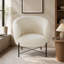 Chaise d'appoint contemporaine en métal noir et tissu sherpa blanc