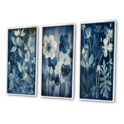«Fleurs botaniques rétro en bleu délavé II», 3 pièces