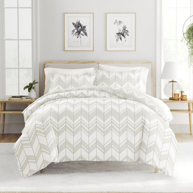 Light Gray Chevron Microfiber Queen Duvet Cover Set with Shams