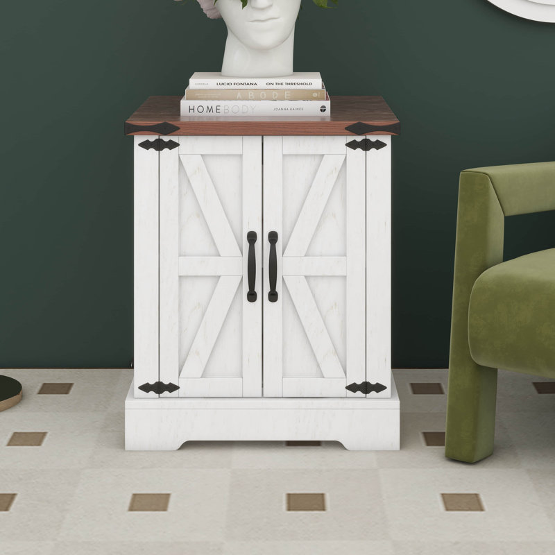 Table de bout Farmhouse avec station de charge, table de chevet en bois rustique avec tablette réglable, table d'appoint polyvalente en noyer de 19,6 po avec portes de grange