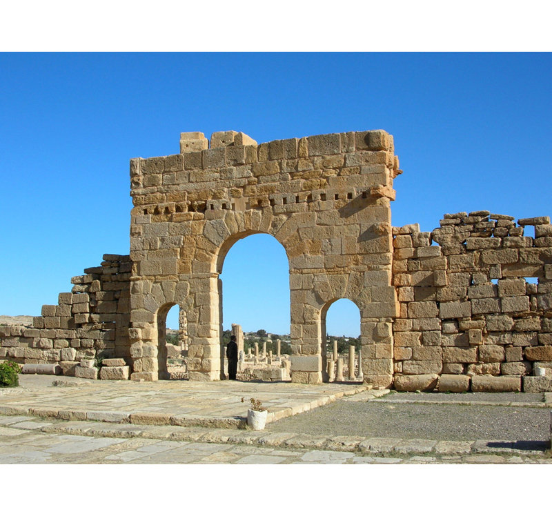 Arche d'Antoninus Pius, Sbeitla, Tunisie, H 13 po x l 18 po