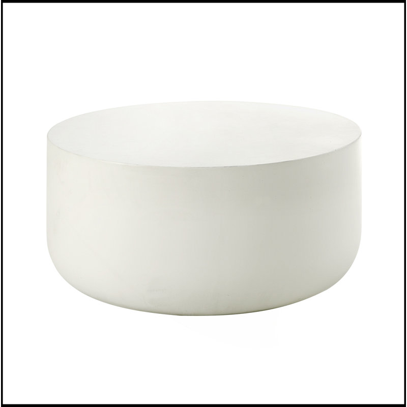 Table basse durable et élégante au fini blanc naturel pour les espaces de vie modernes