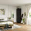 Grande garde-robe avec quatre grandes tablettes