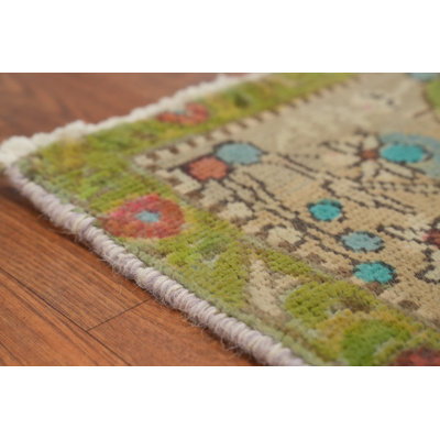 Lush Traditional Area Rug 7x10 with Intricate Design Details