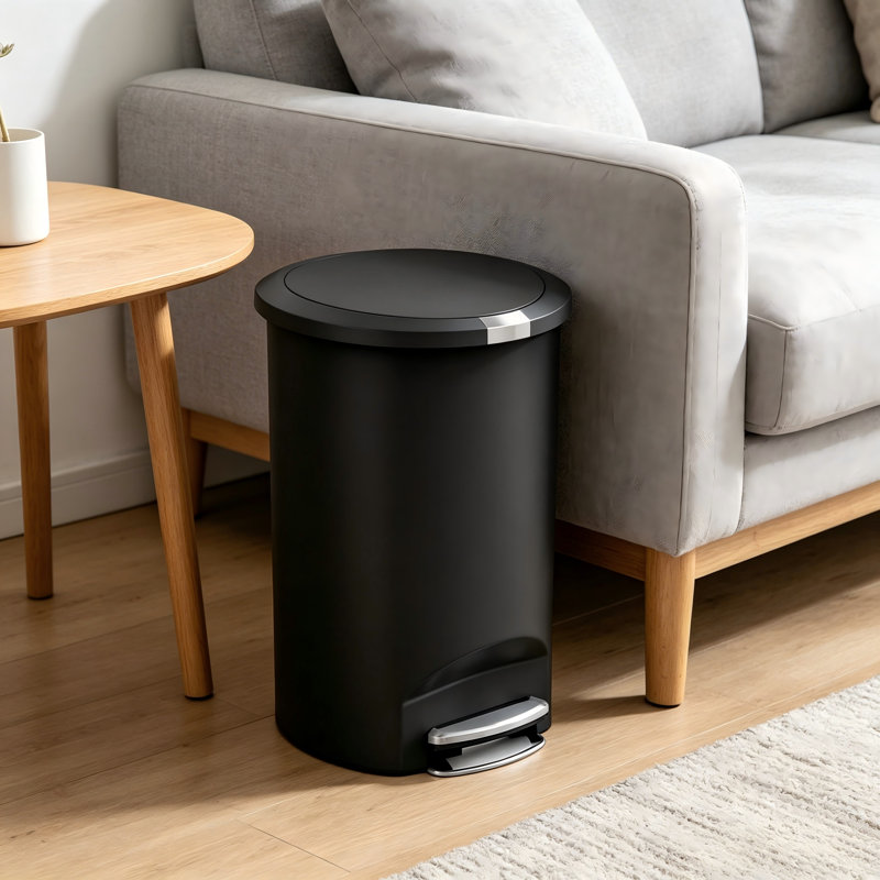 Poubelle semi-circulaire noire de 13 gallons avec conception en plastique, verrouillable de sécurité.