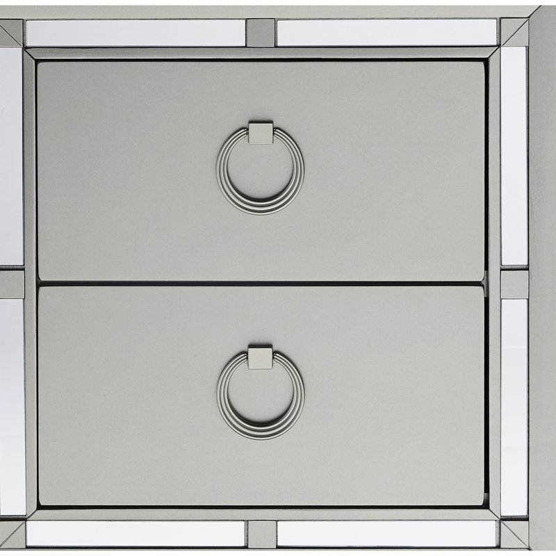 Table de chevet argentée Gemstone: miroir accentué, tiroirs spacieux, pied en oignon, glissière centrale en métal, bois massif +, gris / argent, 28,49 po Hauteur, 16,44 largeur, 24,87 profondeur table de chevet avec points forts,