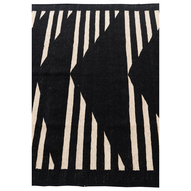 Noor Black Rug