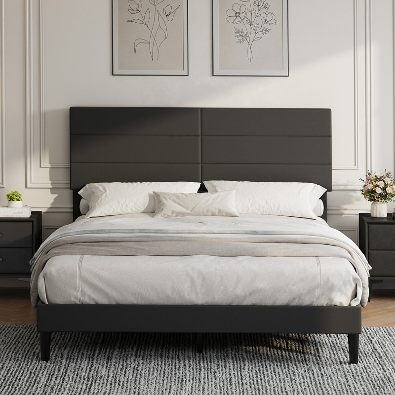 Grand lit plateforme tapissier avec tête de lit réglable, structure en tissu de lin et support à lattes de bois, conception silencieuse pour les chambres modernes