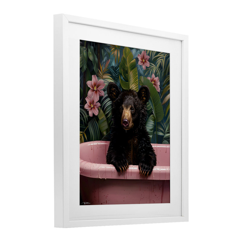 «Bruno Bear in Pink Tub», reproduction encadrée sous verre, design par Momart, H 21 po x l 17 po, Cadre blanc côtier