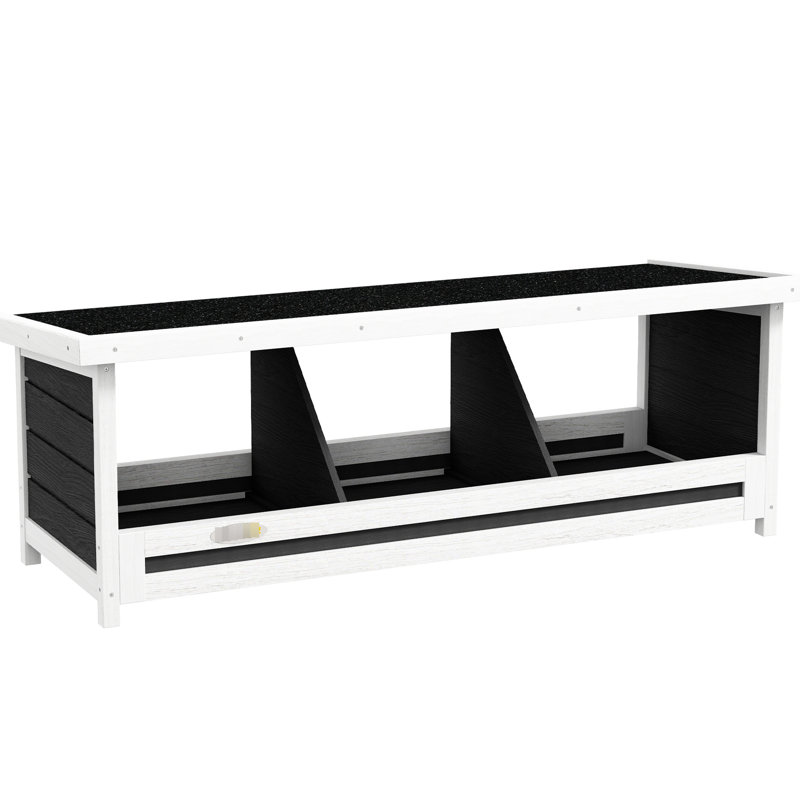 3 nichoirs à poulets, gris. Pour la ponte des œufs. Peut accueillir jusqu'à 3 personnes. Bois avec toit en asphalte. Intérieur ou extérieur. Vaste espace intérieur. Boîte d'assemblage grise simple, pour les œufs. &