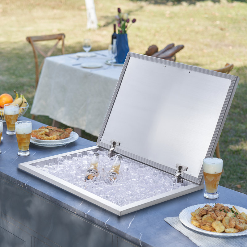 VEVOR 107.9L Ice Chest
