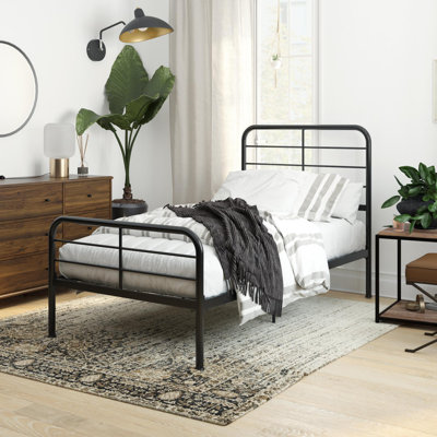 Omparkash Metal Bed