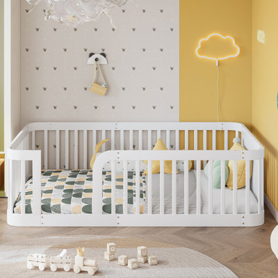 Cadre de lit simple blanc avec clôture de sécurité, lit bas pour chambre d'enfant